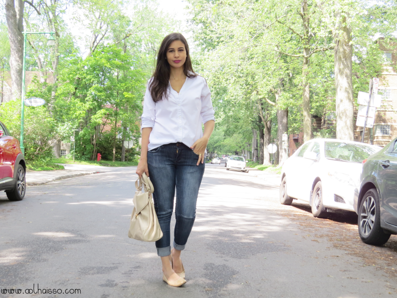 look camisa branca jeans e sapatilha nude