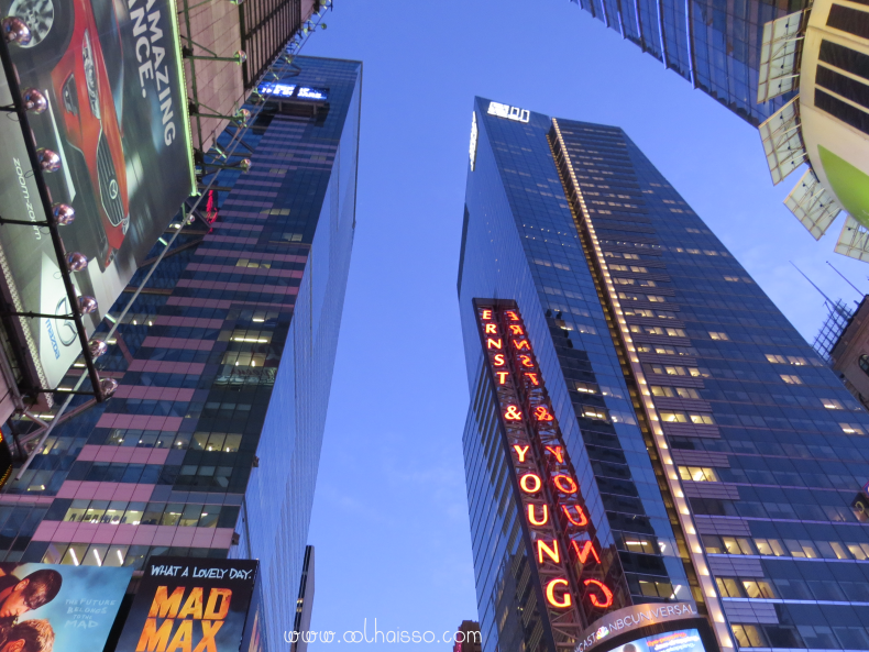 Times Square em Nova Iorque ao entardecer