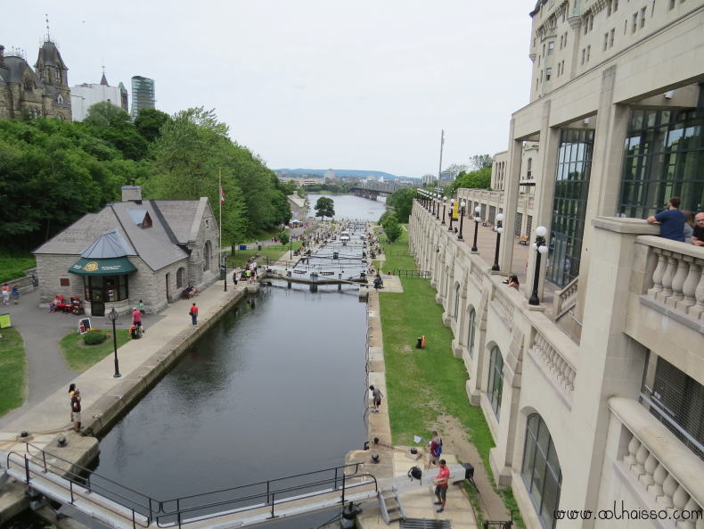 canal rideau e fairmont chateau laurier ottawa canadá