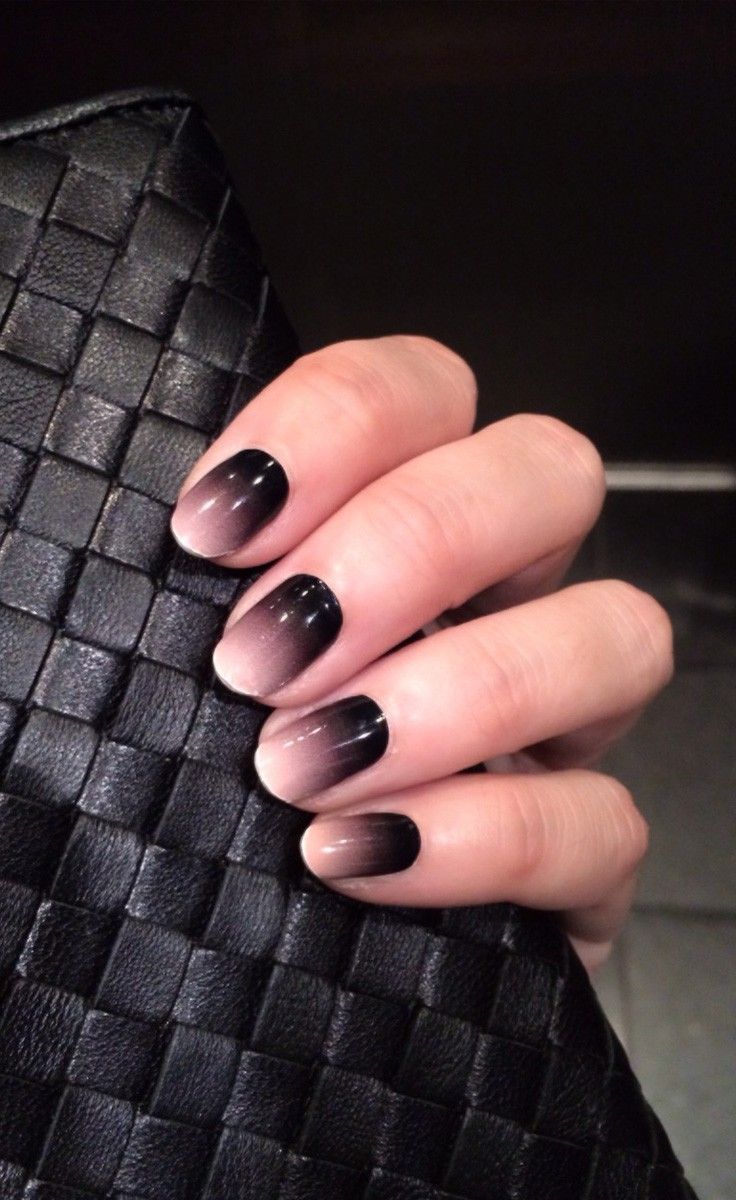 unhas para hallowen degradê preto