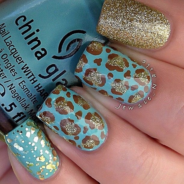 unhas para carnaval com animal print