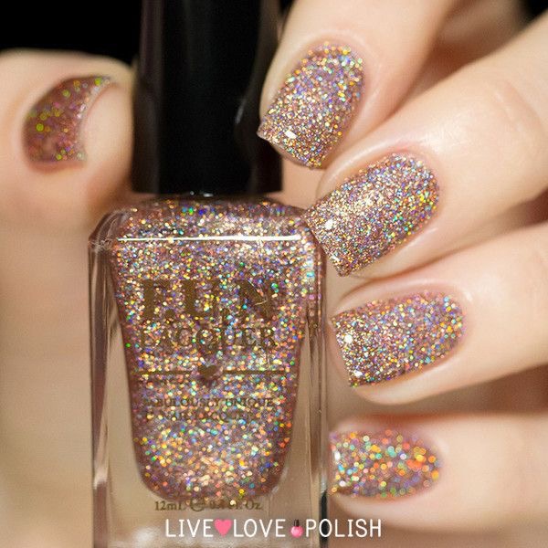 unhas para carnaval usando glitter