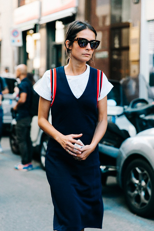 vestido-com-camiseta-branca