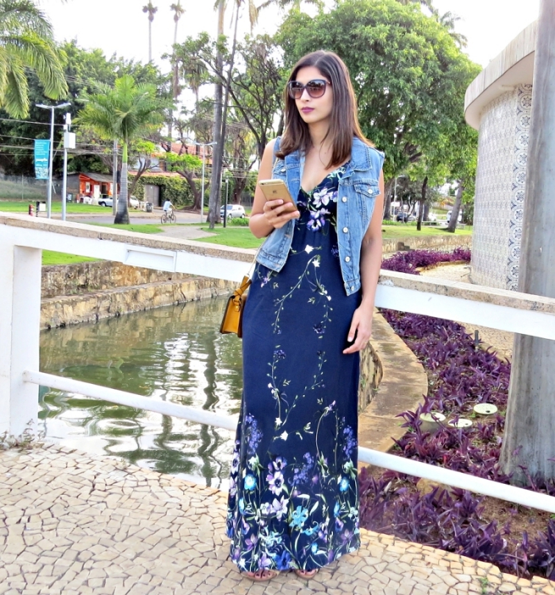 vestido-longo-floral-com-colete-jeans-loja-acervo-feira-shop-bh