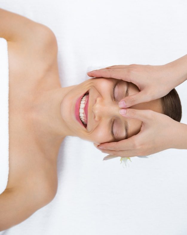 tratamentos-de-beleza-que-aliviam-o-stress-spa-day-em-bh-massagem-facial