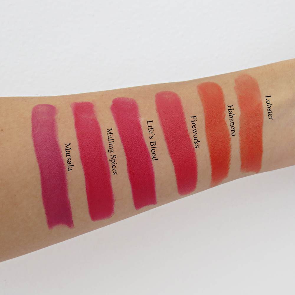 swatches batom mac liptensity coral e vermelho