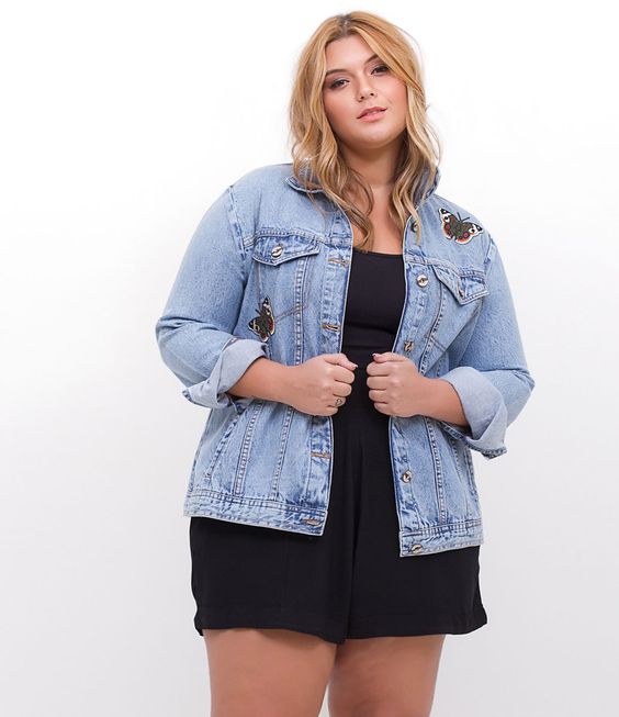 como usar jaqueta jeans plus size