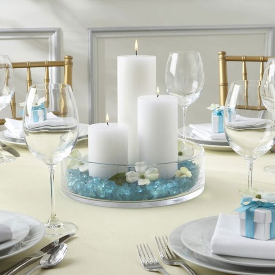 decoração com velas na mesa de jantar
