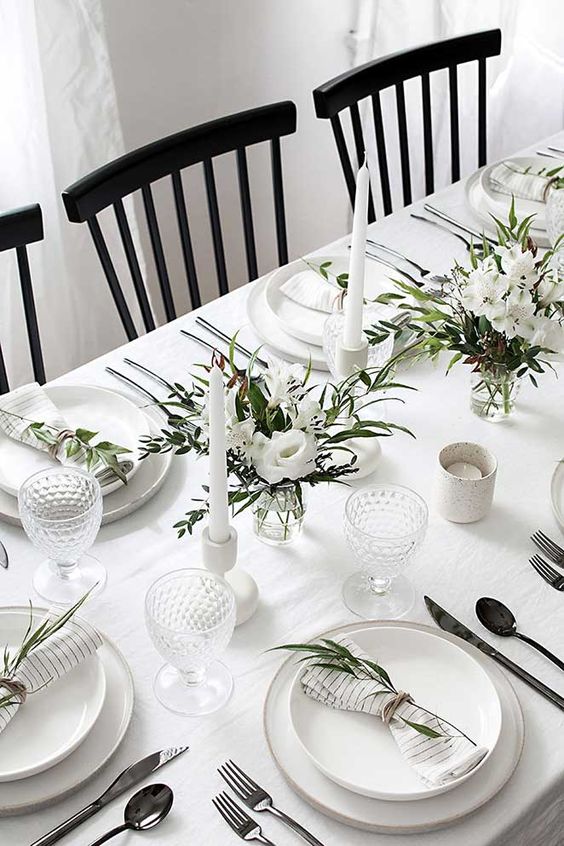 decoracao de mesa - mesa posta minimalista com guardanapo