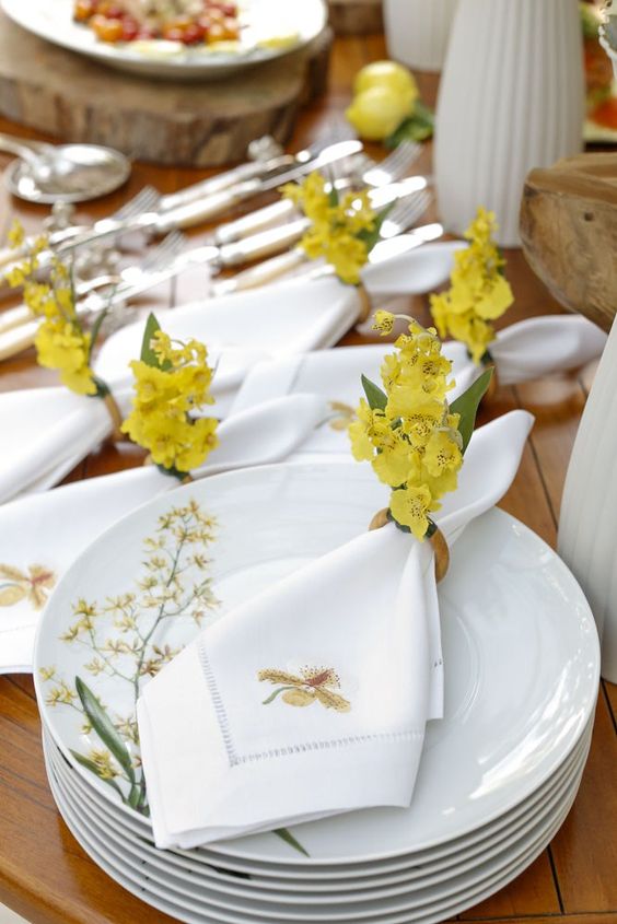 decoracao de mesa - mesa posta usando amarelo