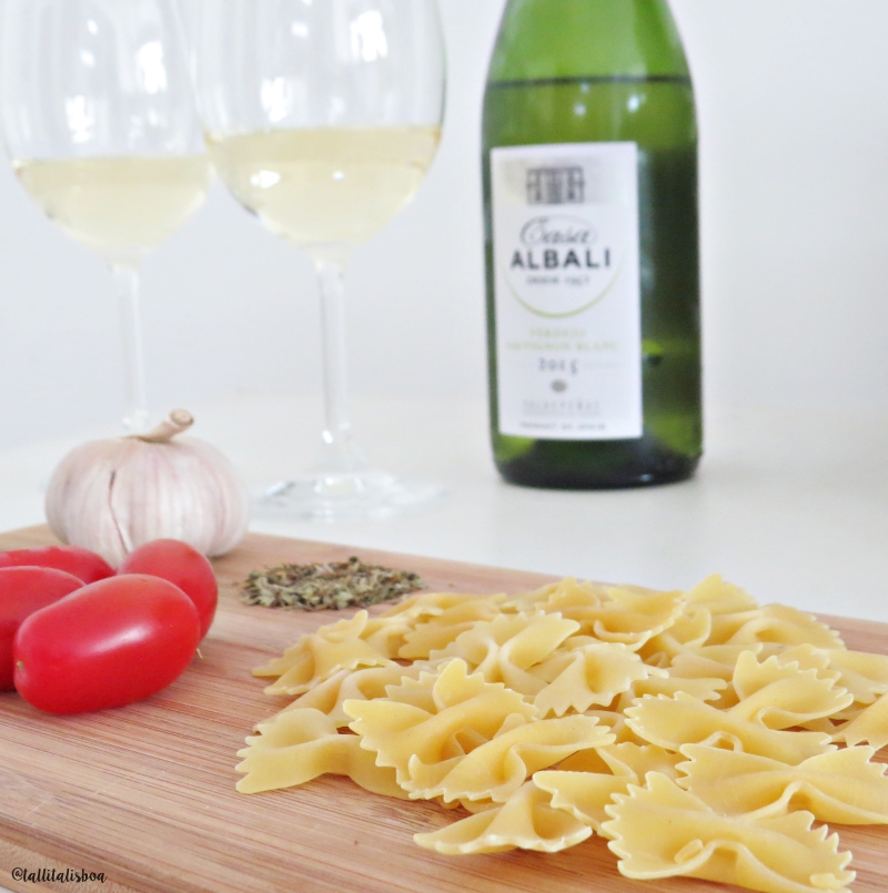 receita-simples-farfalle-caprese